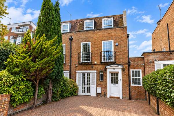 House Belsize Road in Greater London