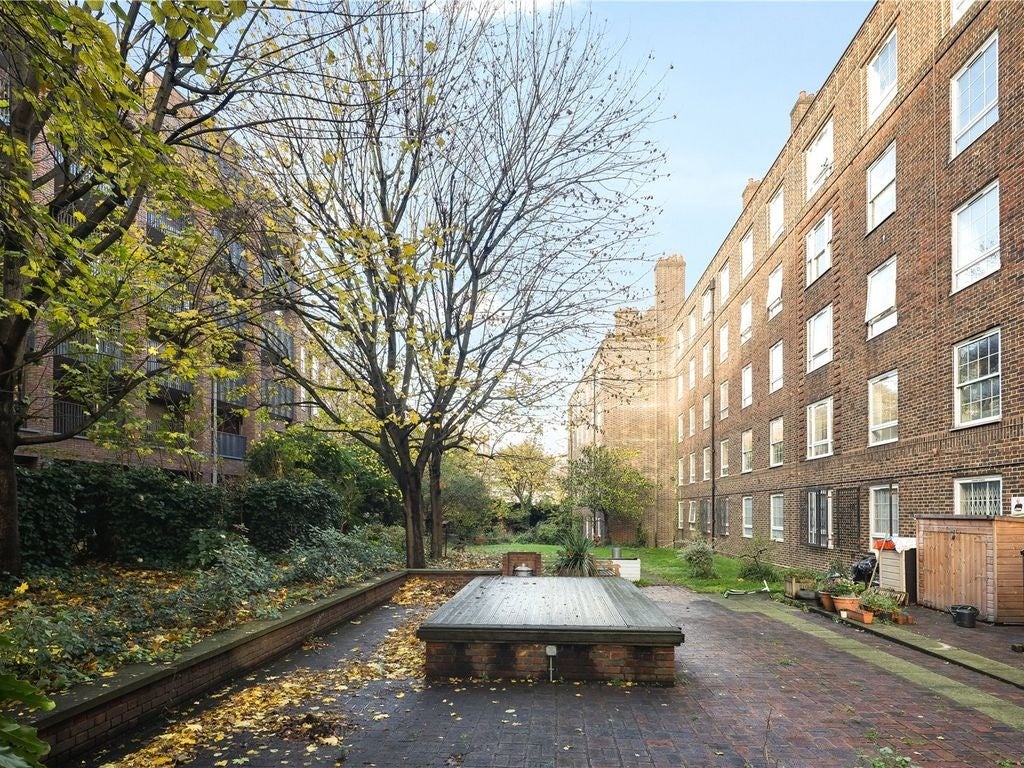 Flat Bromley High Street in Greater London