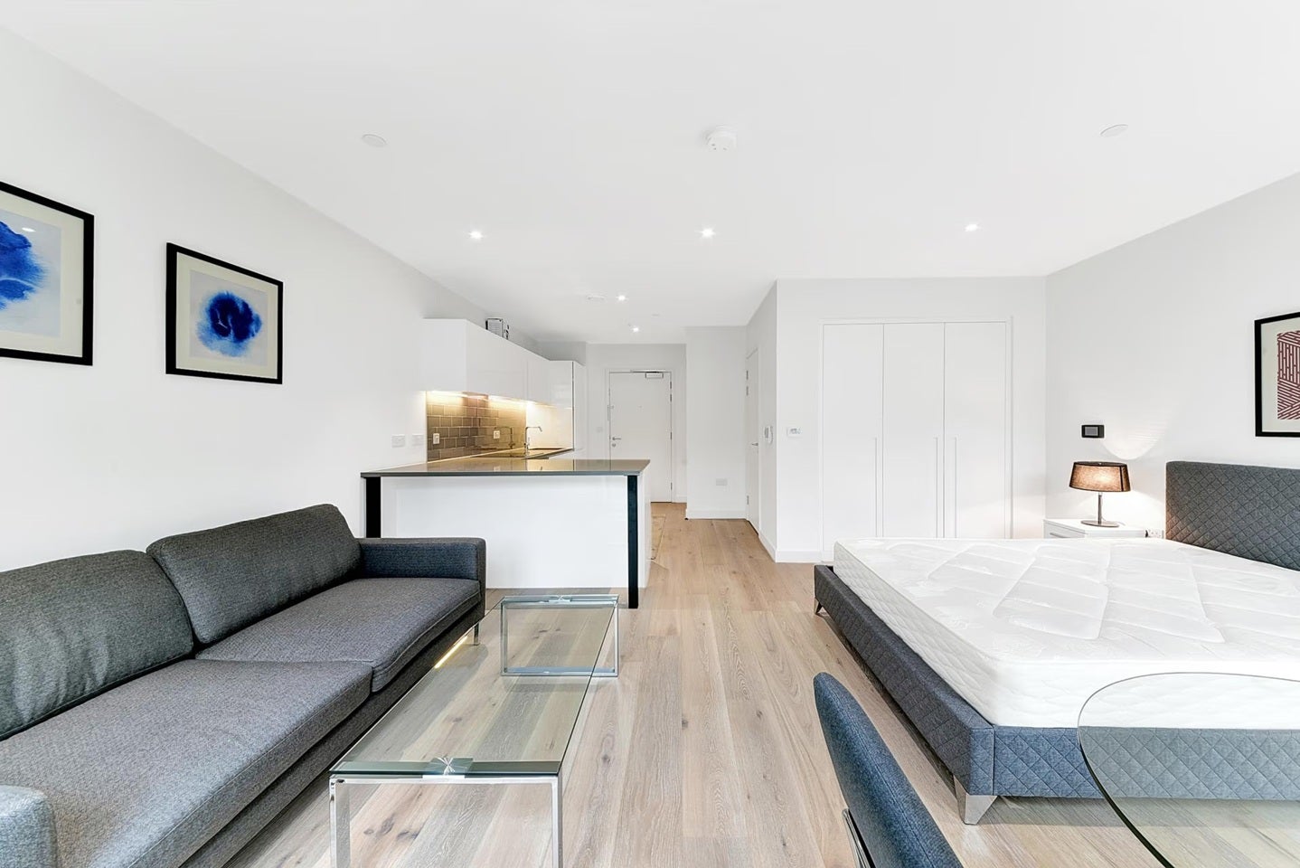 Flat Nautical Drive in Greater London