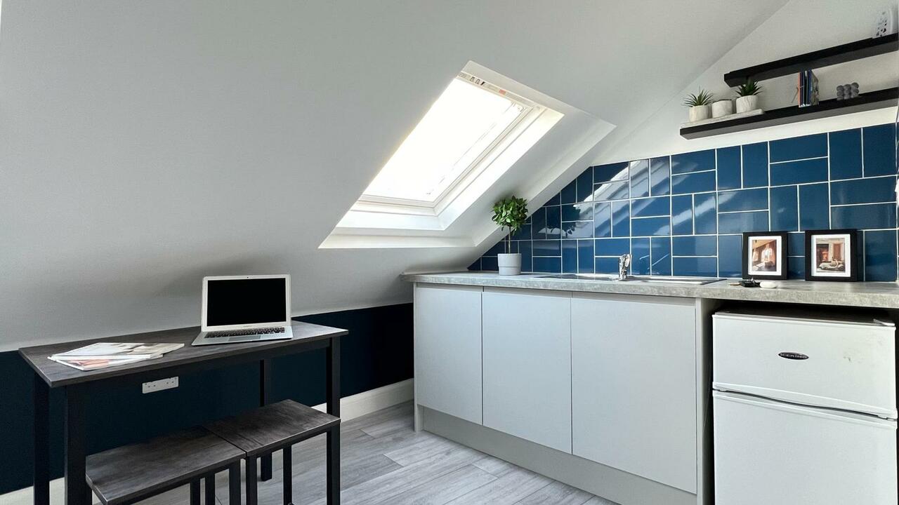 Room Stockwood Crescent in Luton