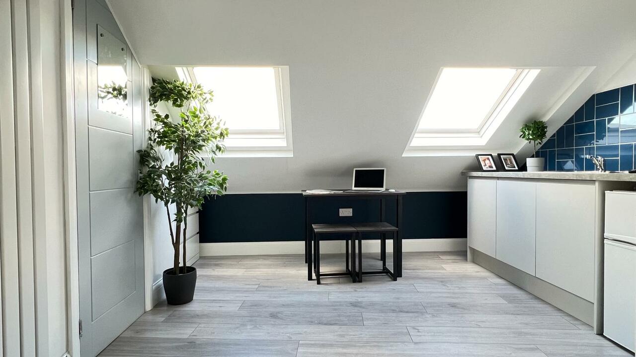 Room Stockwood Crescent in Luton