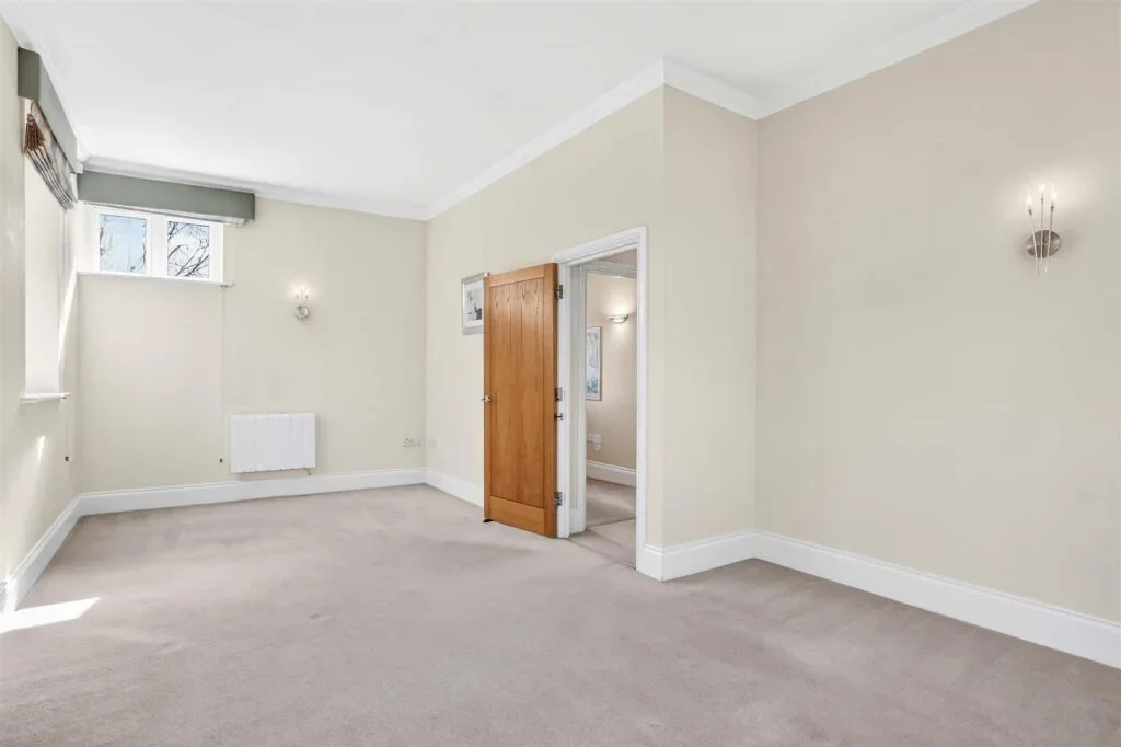Flat Elizabeth Drive in Reigate and Banstead