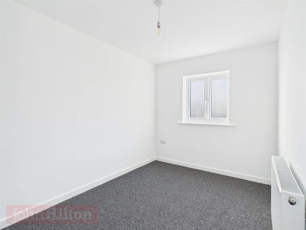 Flat Warren Way in Brighton