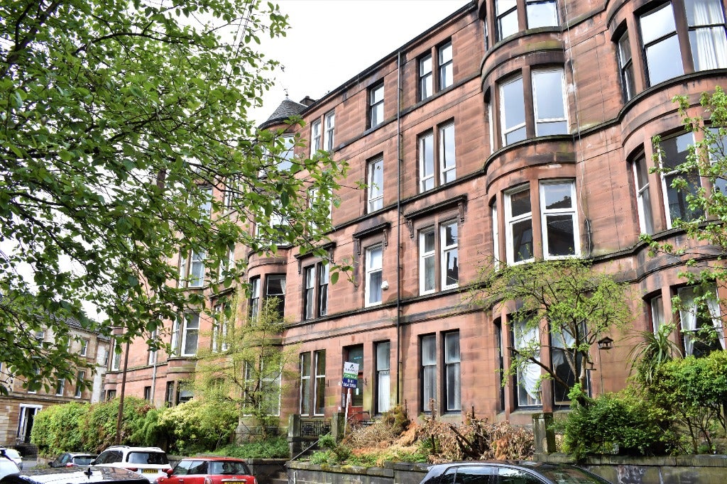 Flat Dryburgh Gardens in Glasgow