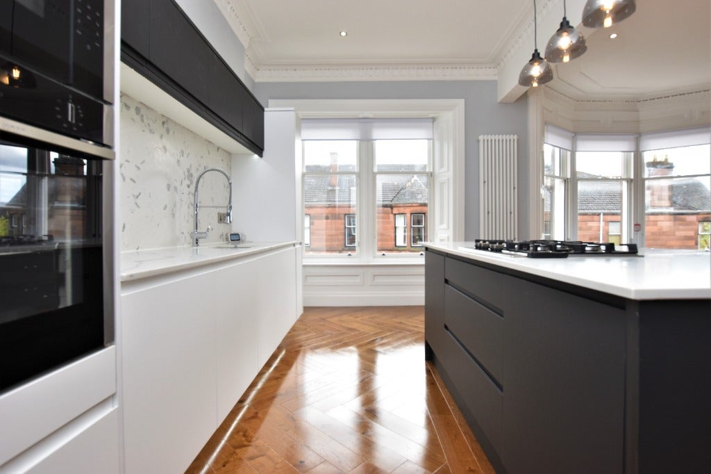 Flat Dryburgh Gardens in Glasgow