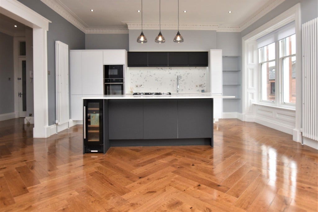 Flat Dryburgh Gardens in Glasgow
