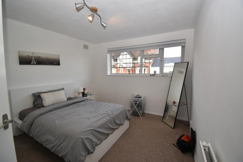 Flat Heath Terrace in Royal Leamington Spa