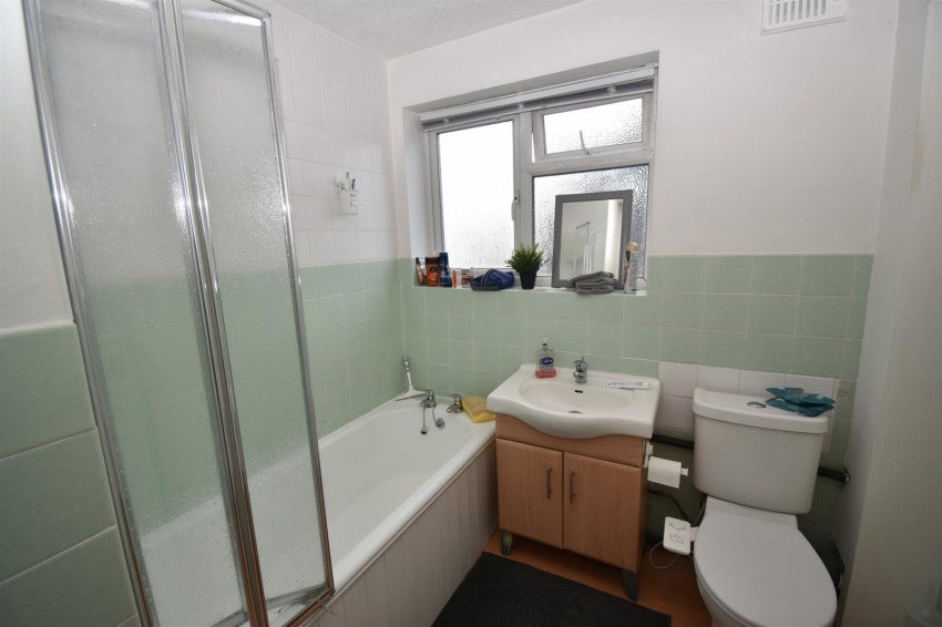 Flat Heath Terrace in Royal Leamington Spa