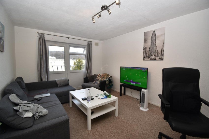 Flat Heath Terrace in Royal Leamington Spa