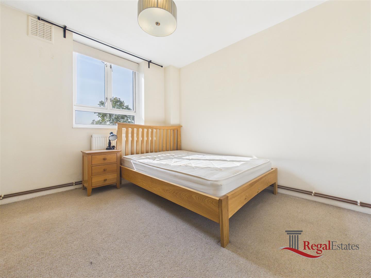Flat Dorman Way in Greater London