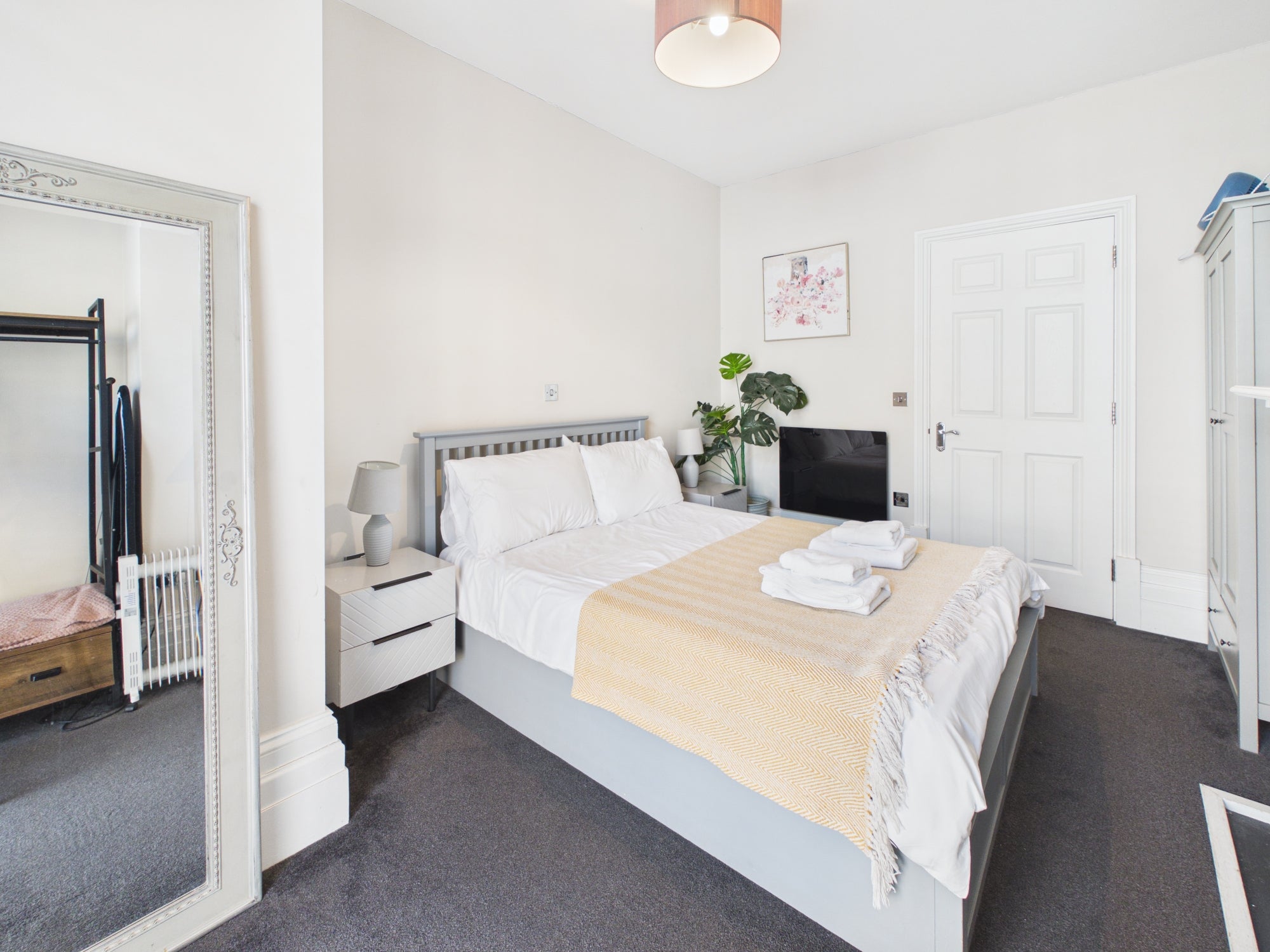 Flat Clarence Parade in Cheltenham
