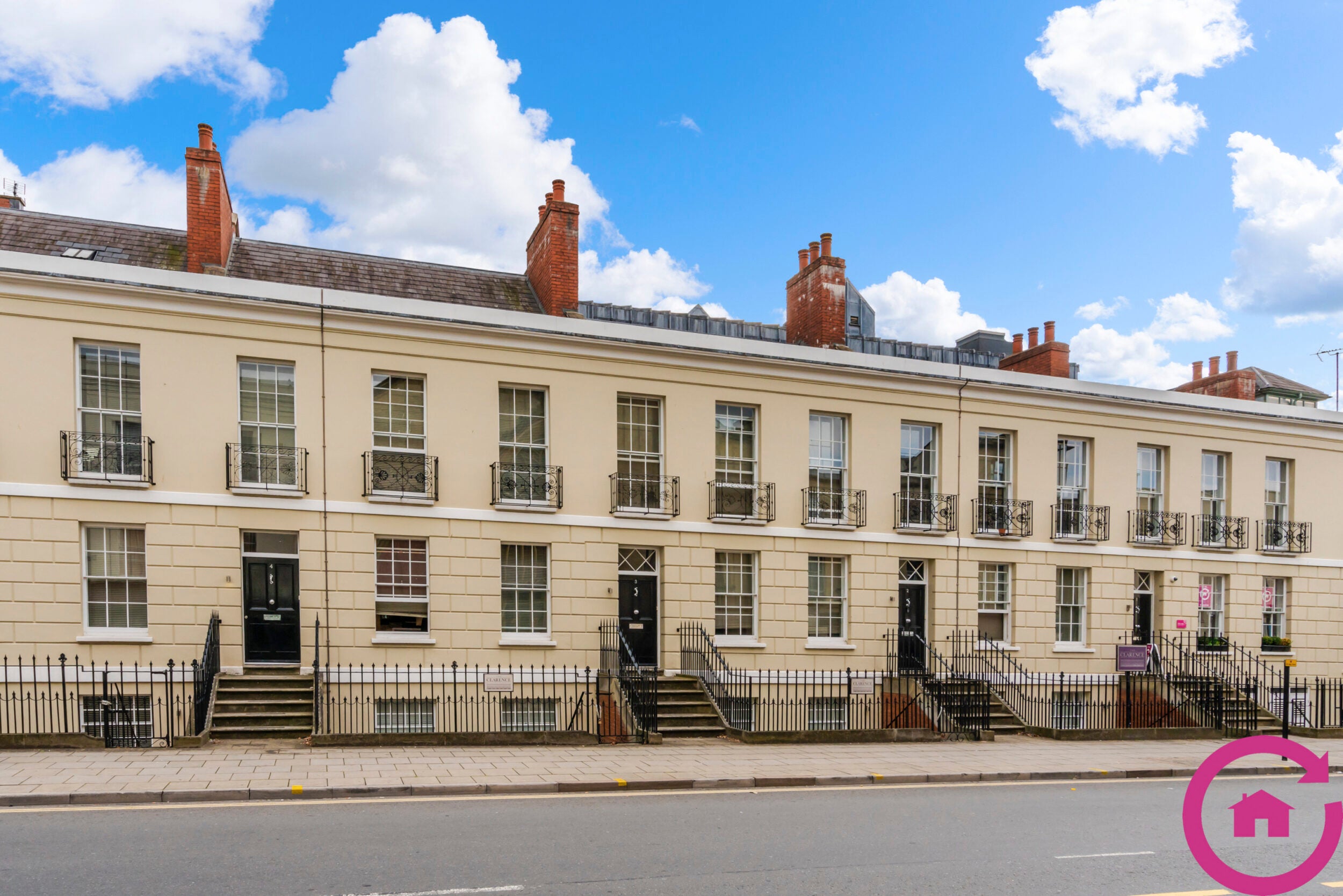Flat Clarence Parade in Cheltenham