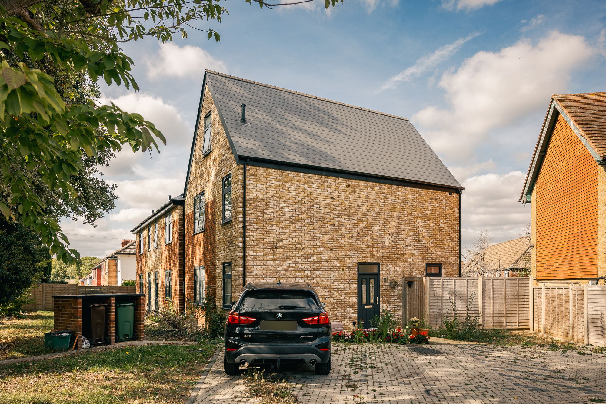 House Grove Lane in Greater London