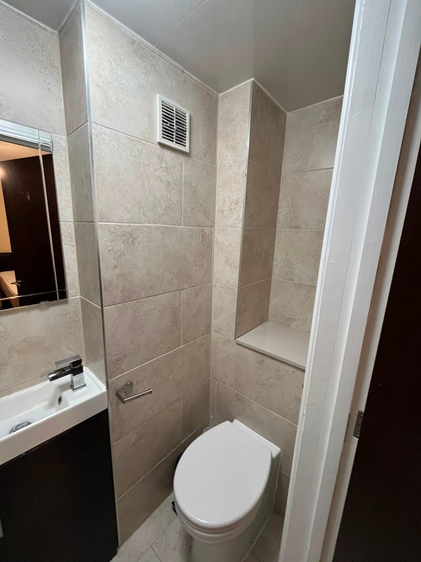Room Distin Street in Greater London