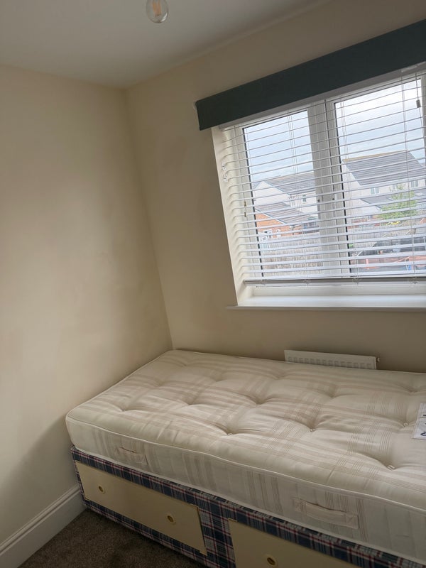 Room Proctor Drive in Weston-super-Mare