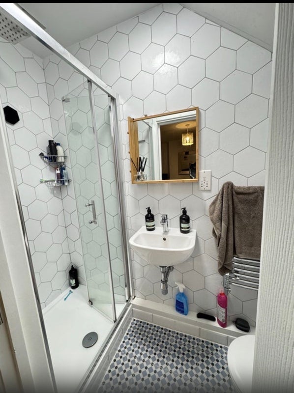 Room Bellefields Road in Greater London