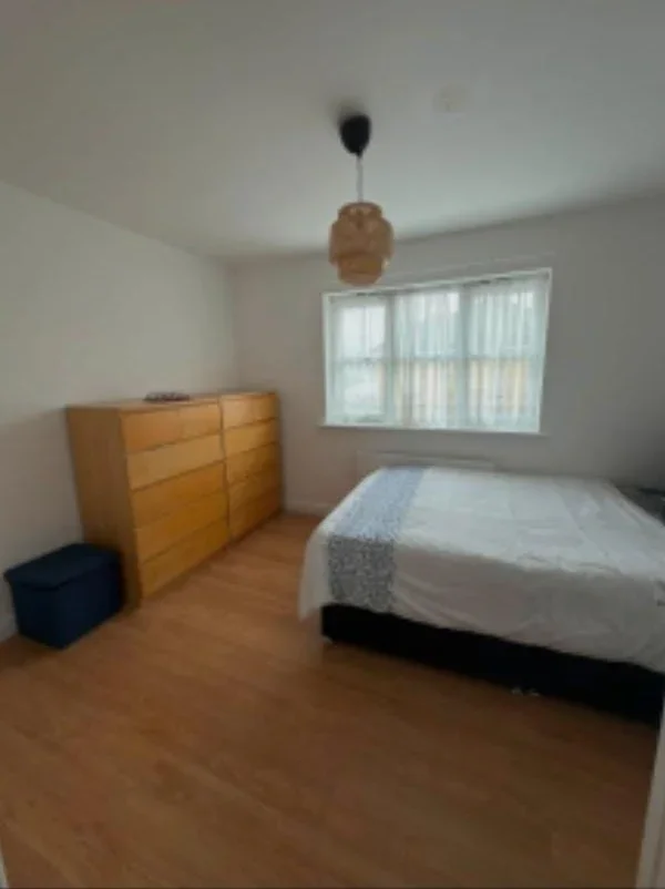 Room Tremaine Road in Greater London