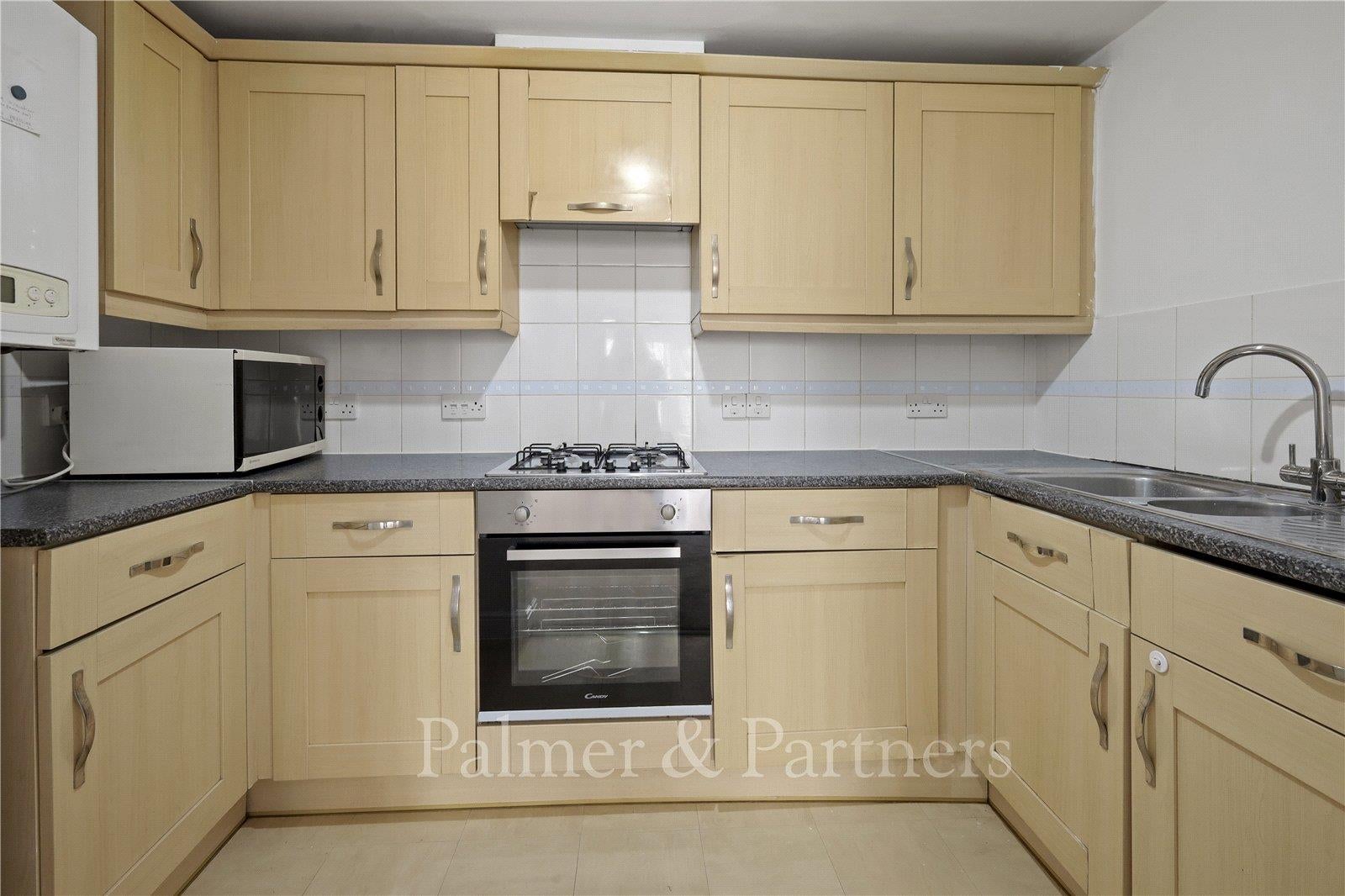 Flat Compair Crescent in Ipswich