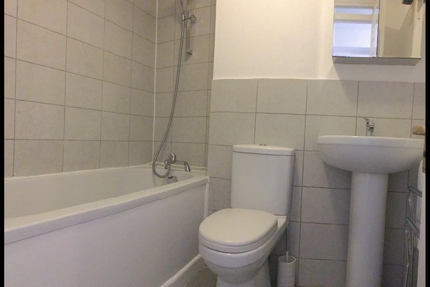 Flat Gables Close in Greater London