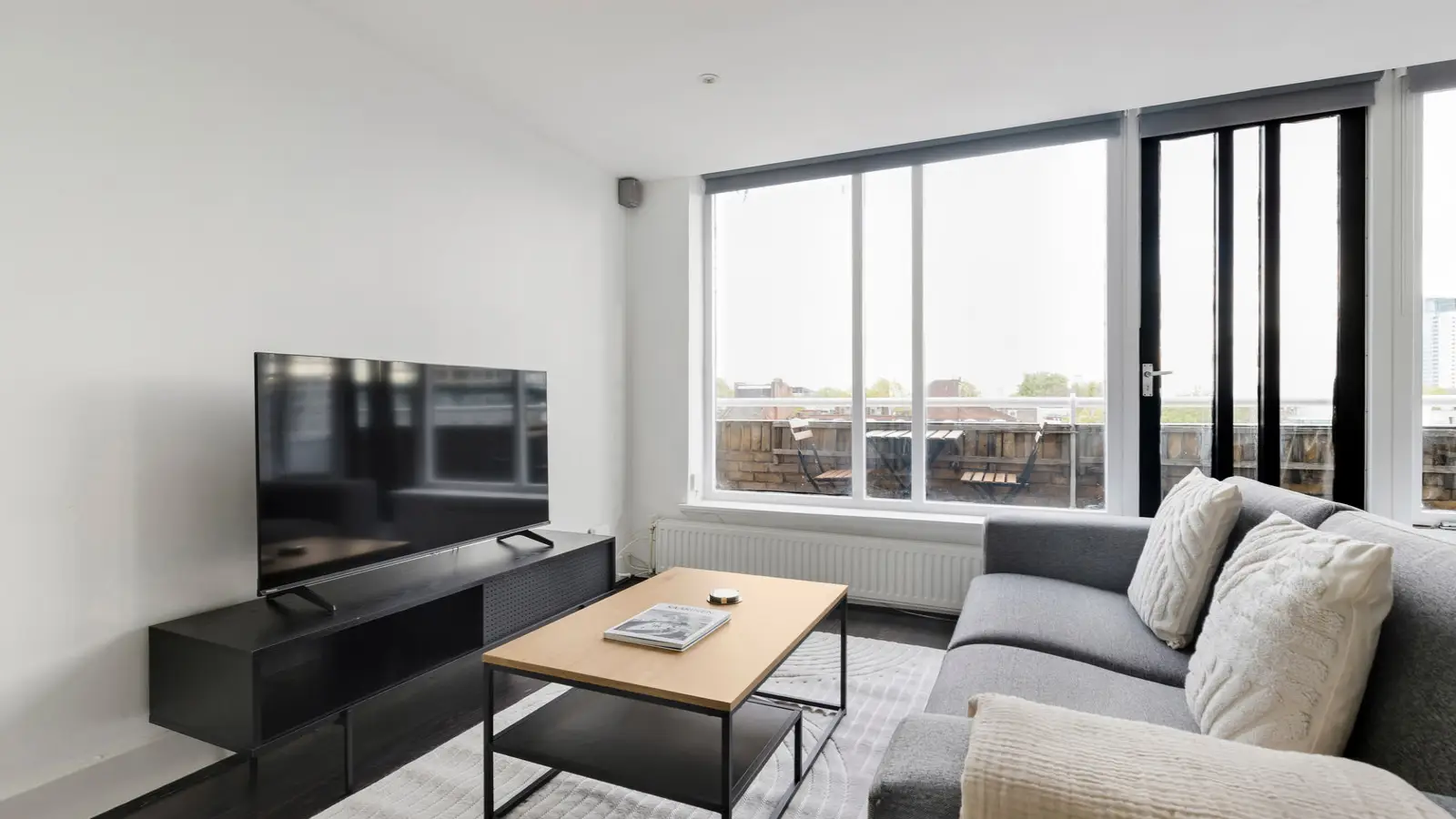 Flat Pembroke Road in Greater London