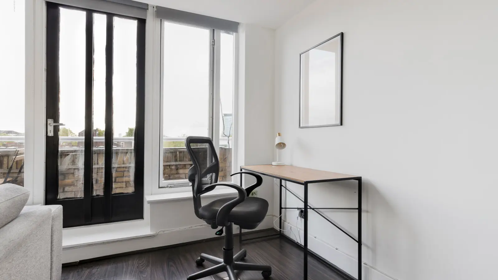 Flat Pembroke Road in Greater London