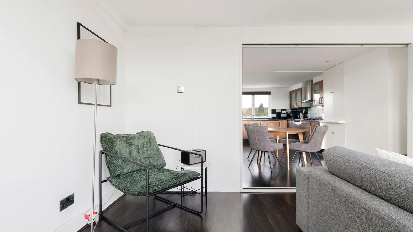 Flat Pembroke Road in Greater London