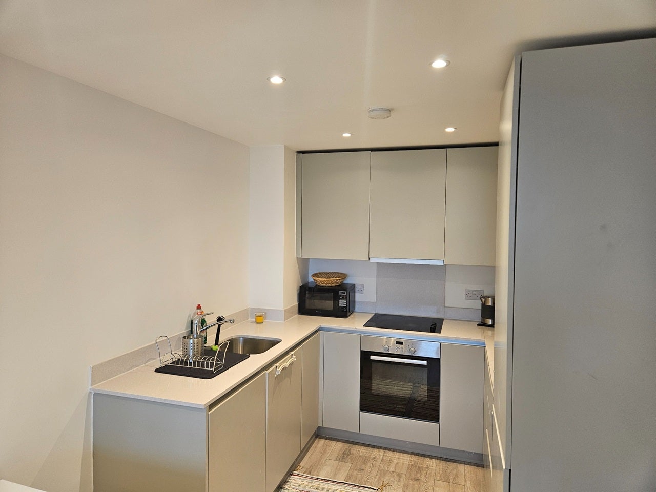 Flat Wellesley Road in Greater London