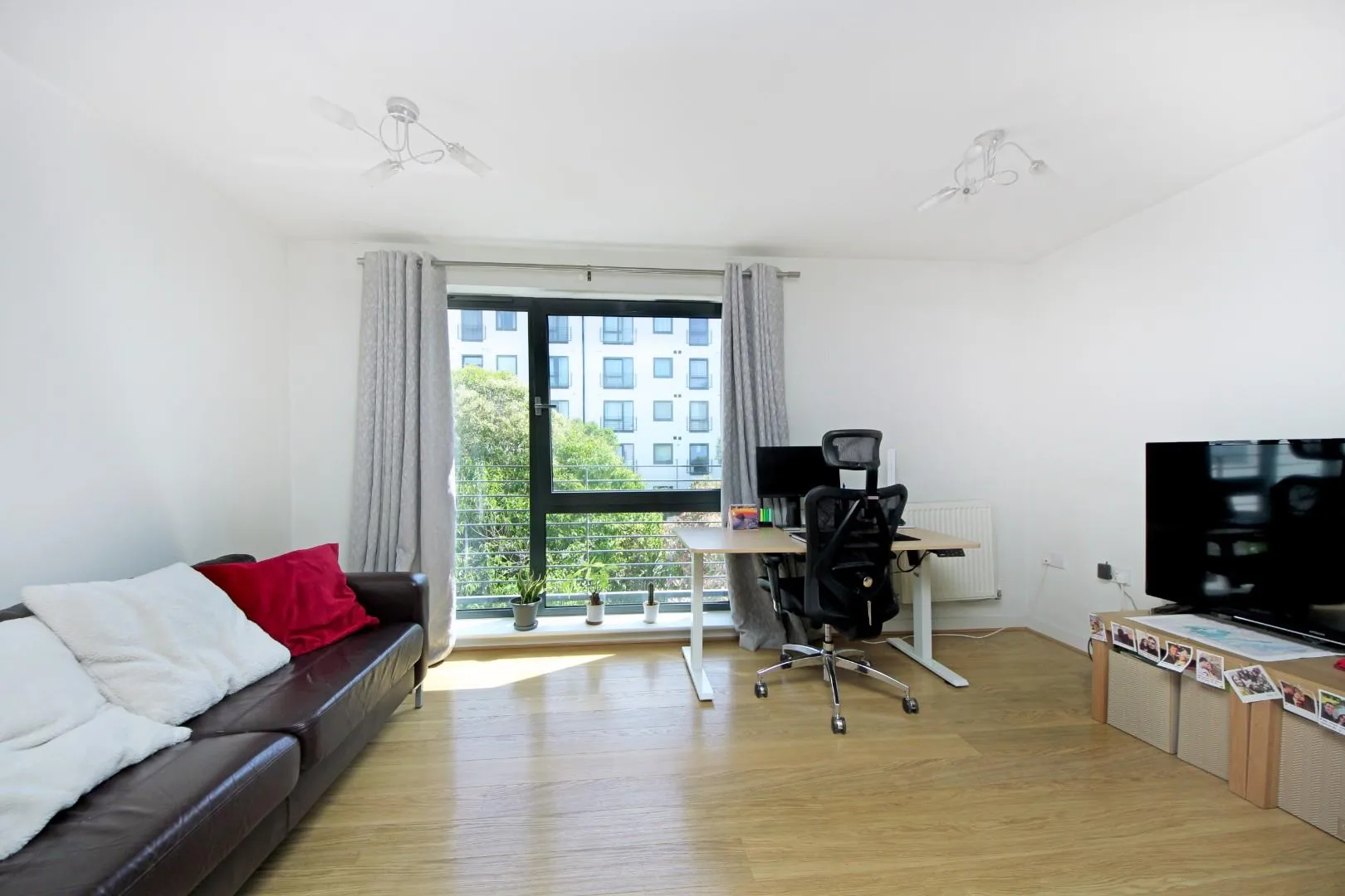 Flat Uxbridge Road in Greater London