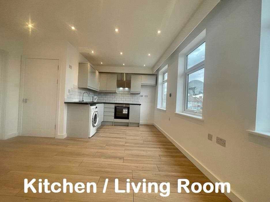 Flat Blenheim Road in Greater London