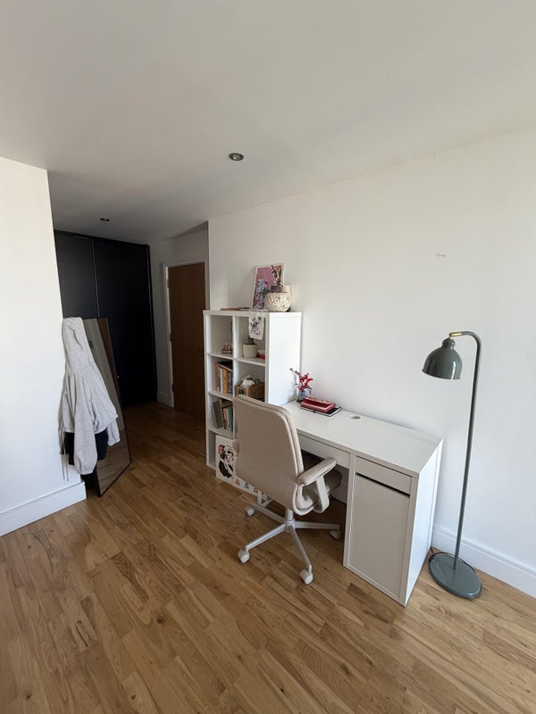 Room Seager Place in Greater London