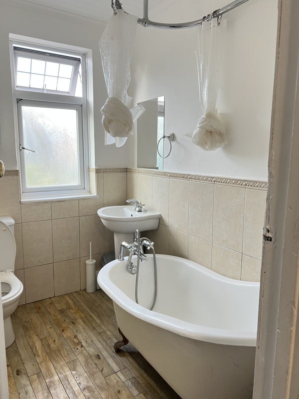 Room Woodstock Road in Greater London