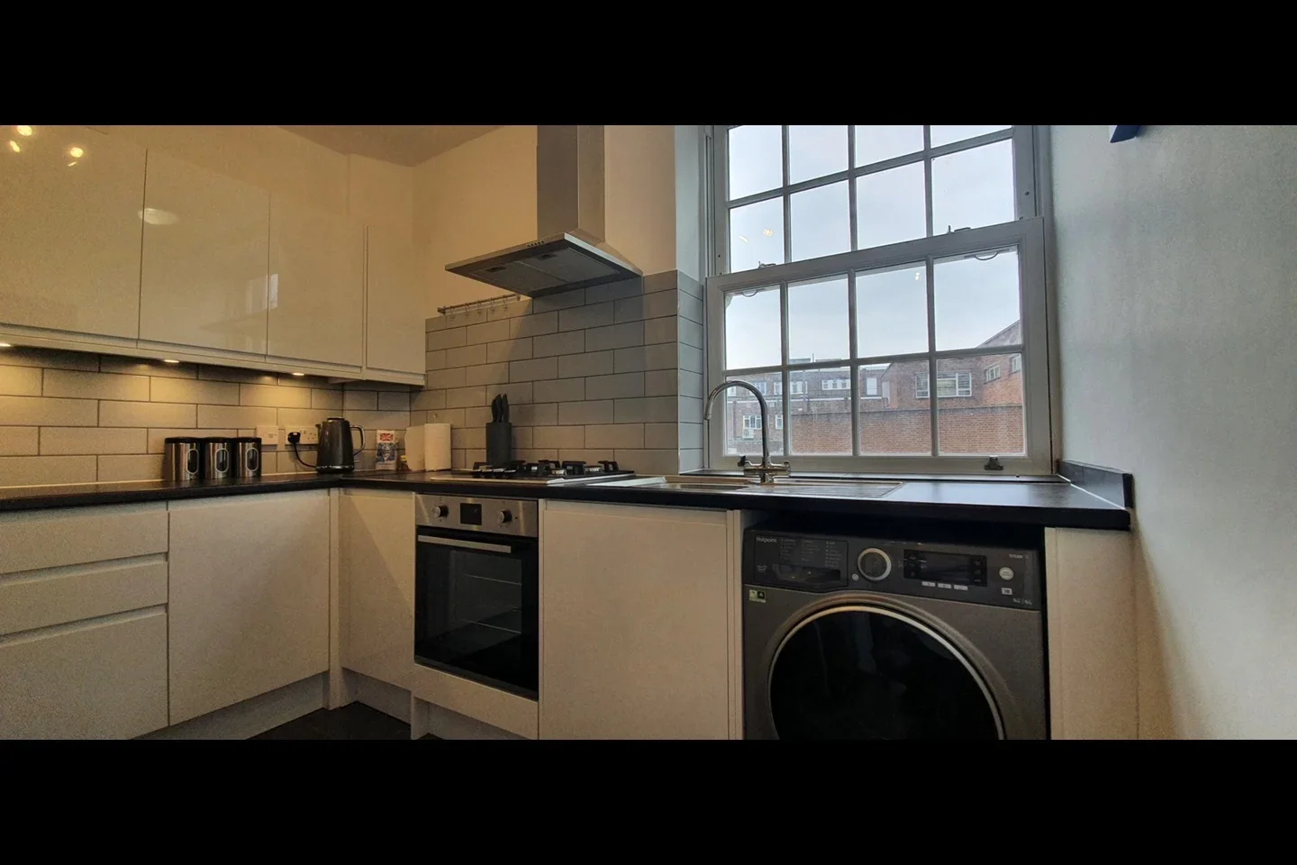 Flat Aspen Gardens in Greater London