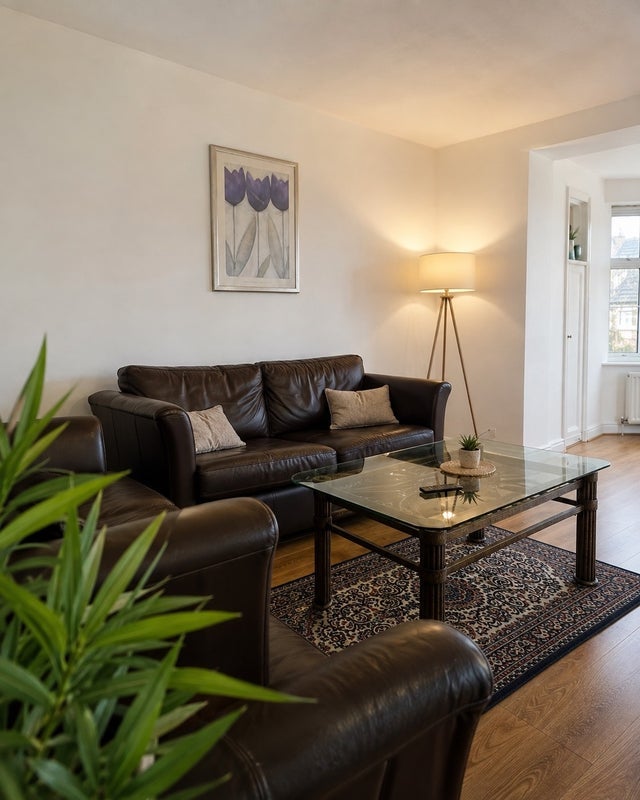 Room Arnfield Road in Manchester