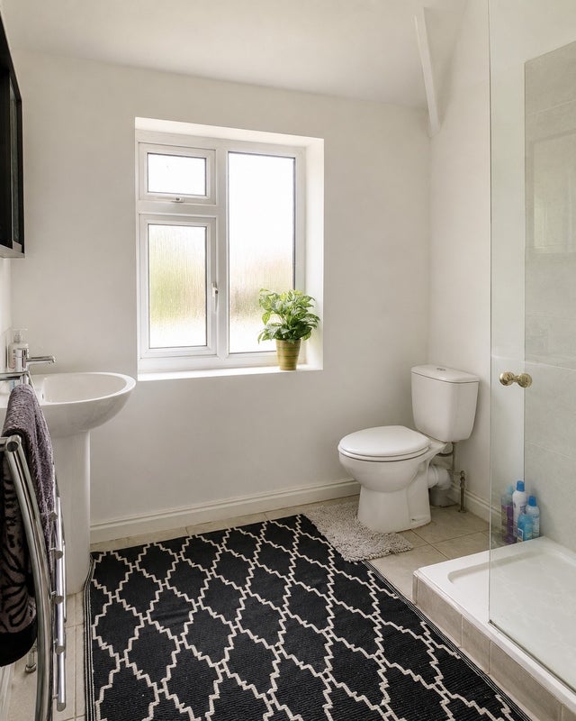 Room Arnfield Road in Manchester