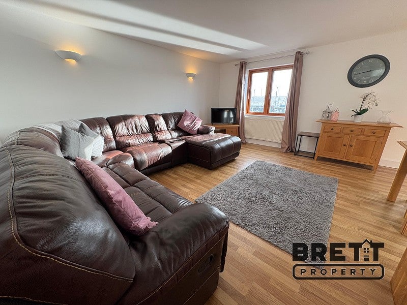 Flat Nelson Quay in Milford Haven