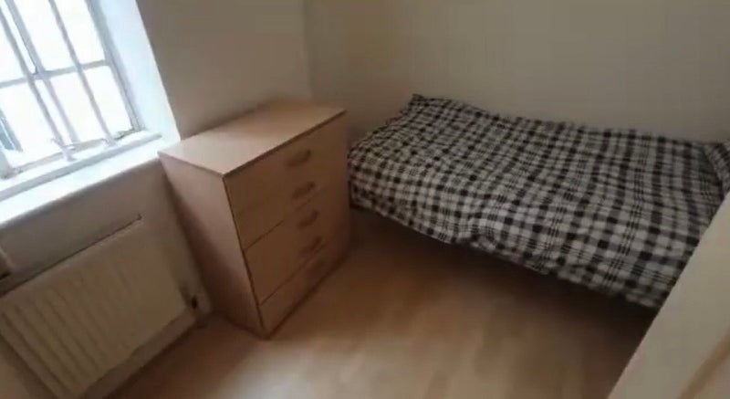 Room Queensway in City of Westminster