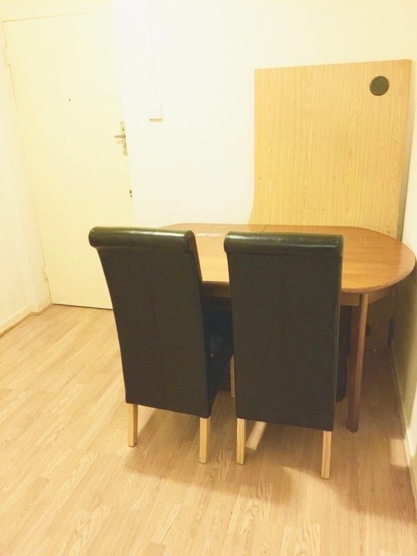 Room Ashbourne Close in Greater London