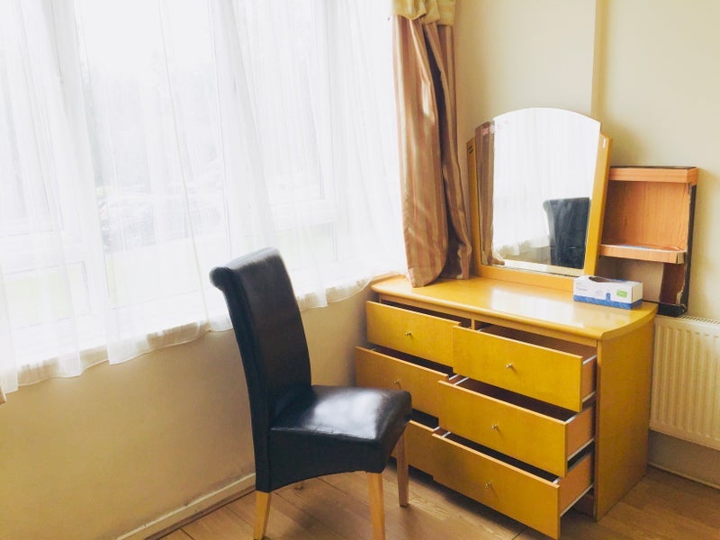 Room Ashbourne Close in Greater London