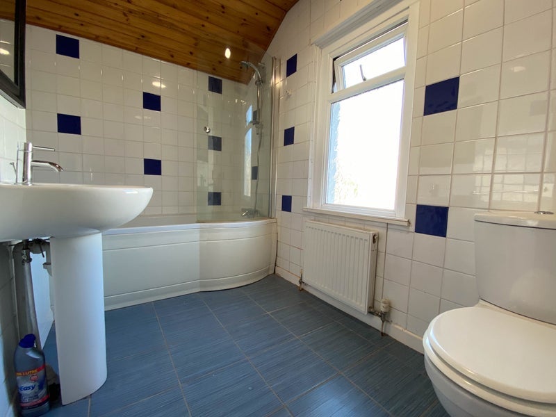 Room Whitchurch Road in Cardiff