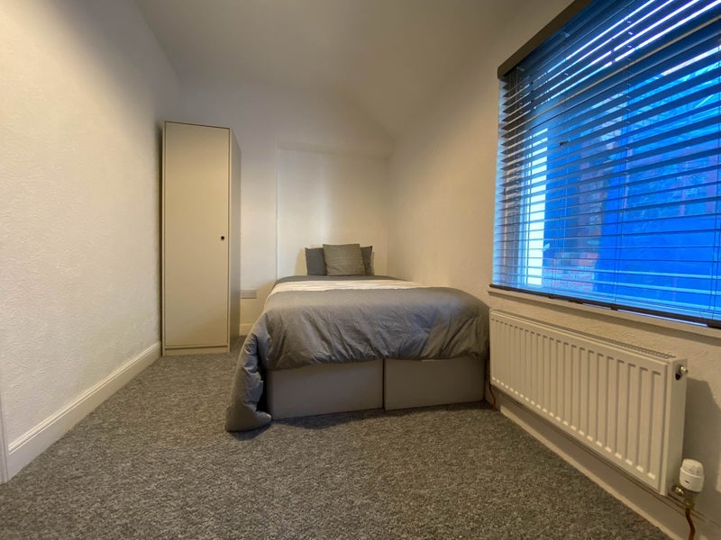 Room Whitchurch Road in Cardiff