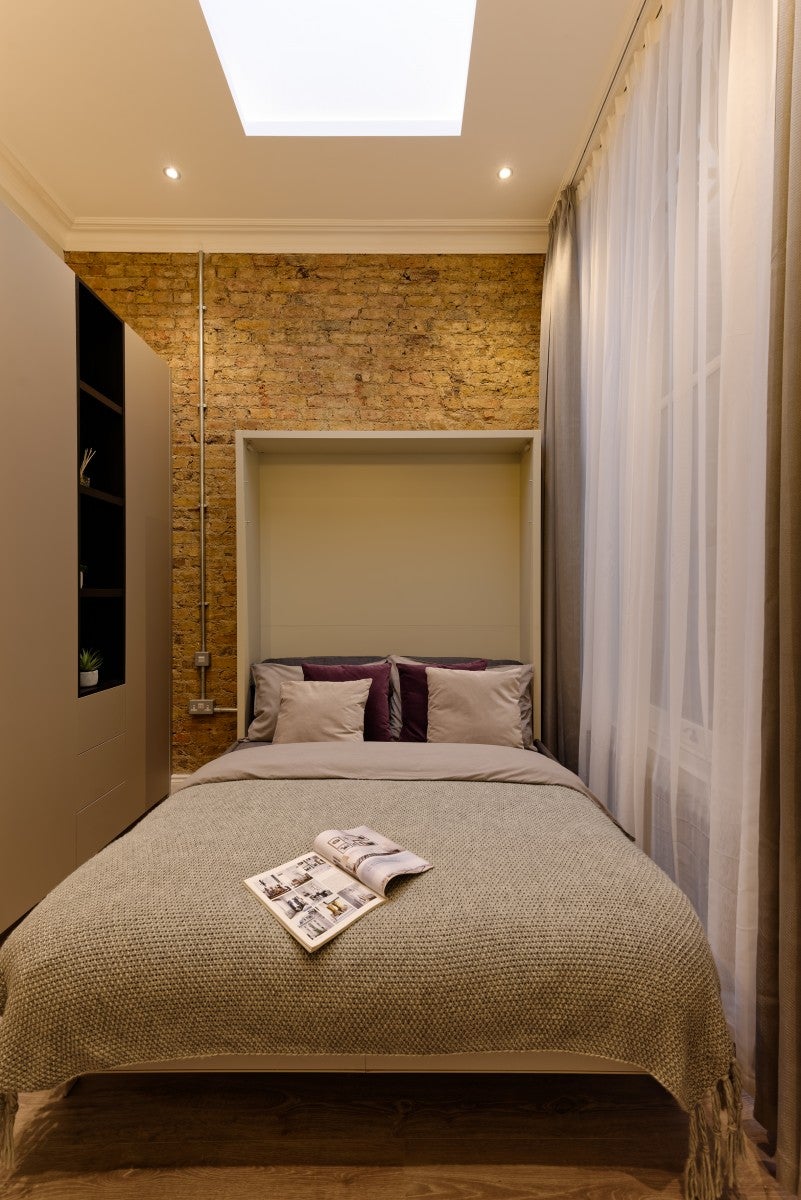 Flat Linden Gardens in Greater London