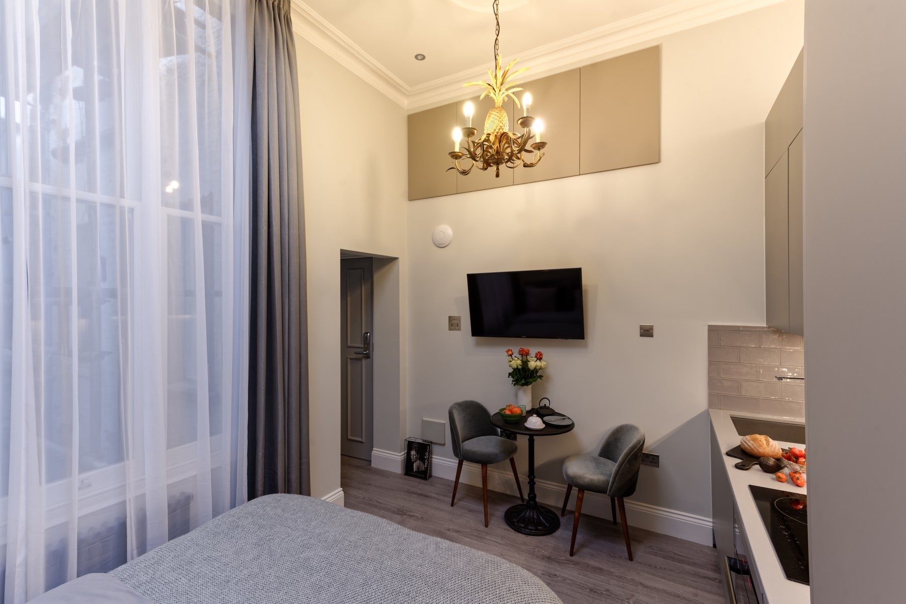 Flat Linden Gardens in Greater London