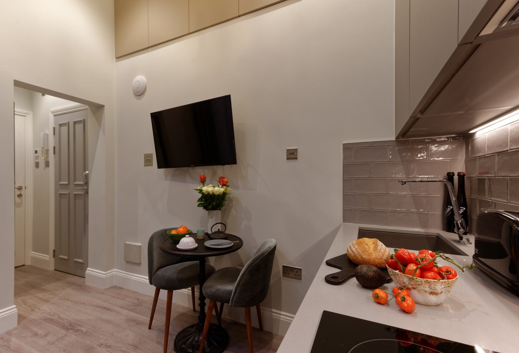 Flat Linden Gardens in Greater London