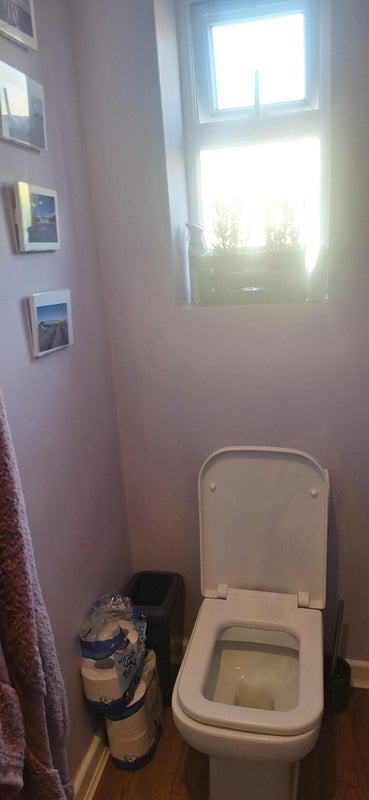 Room Gorse Crescent in Trafford