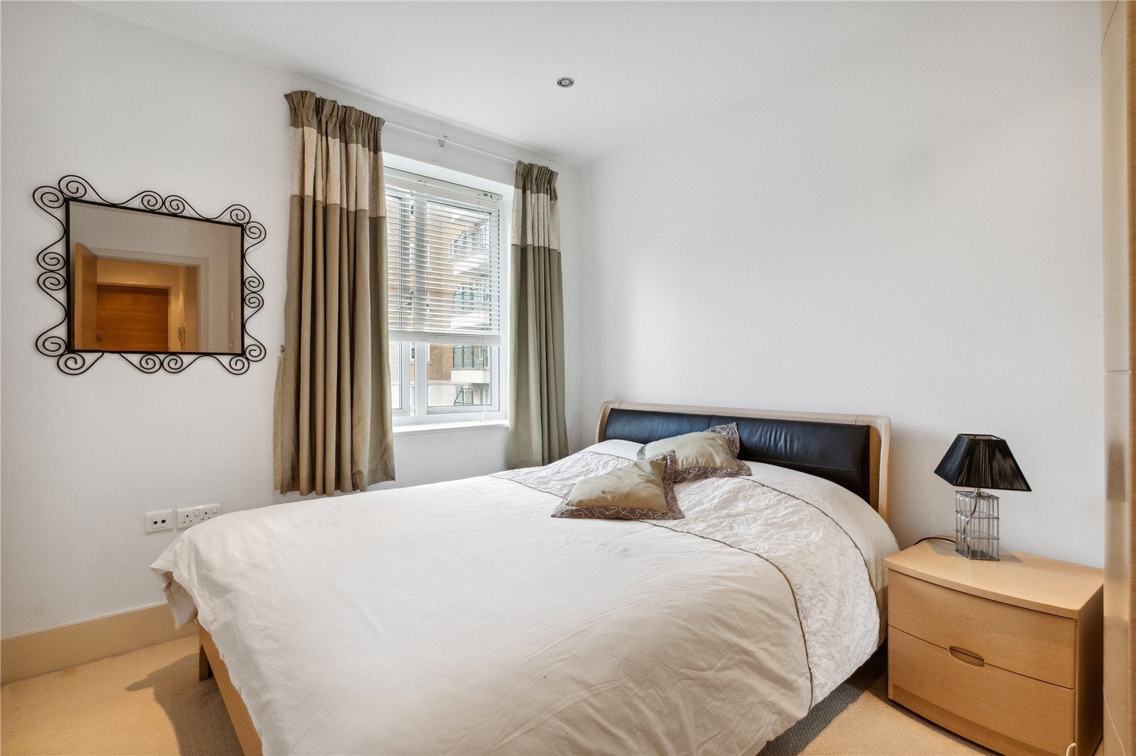 Flat Strand Drive in Greater London