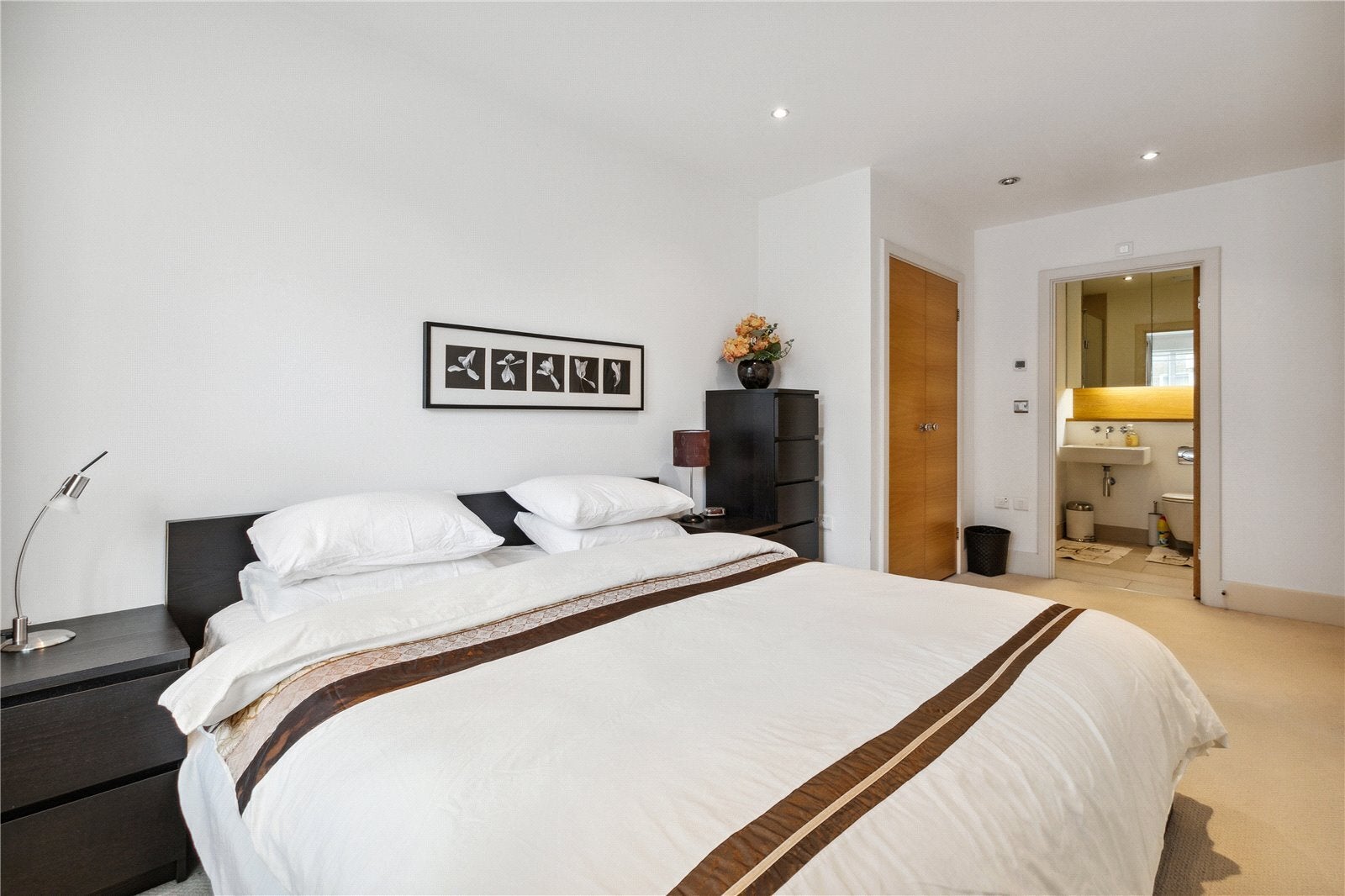 Flat Strand Drive in Greater London