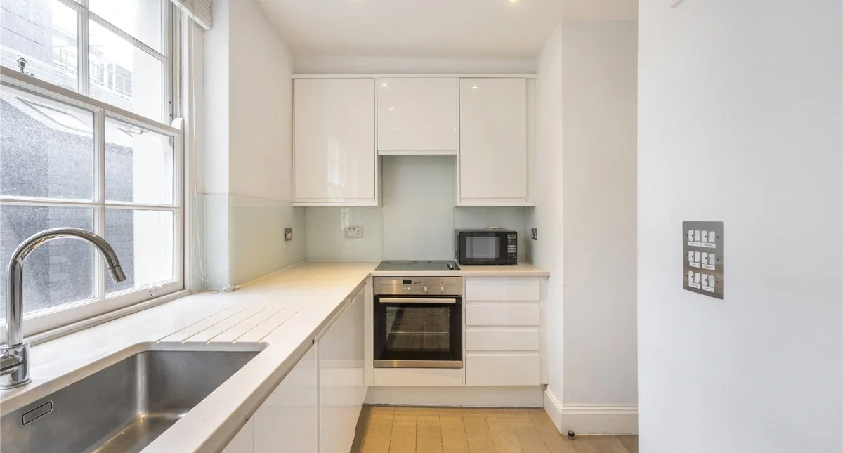 Flat Huntley Street in Greater London
