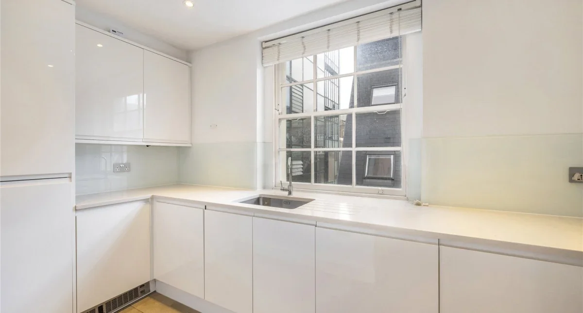 Flat Huntley Street in Greater London