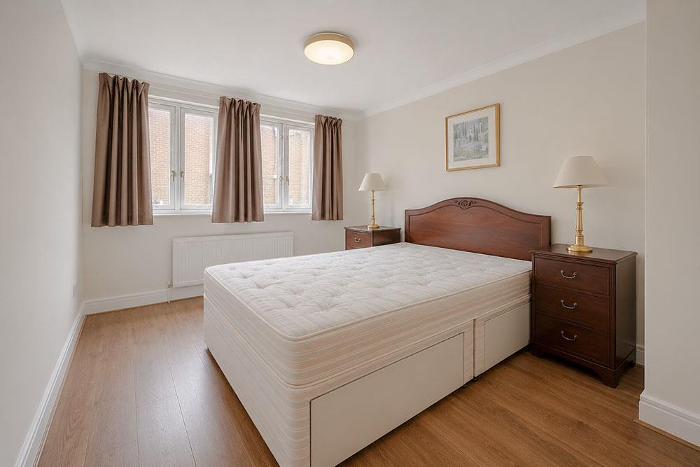 Flat Portman Gate in City of Westminster