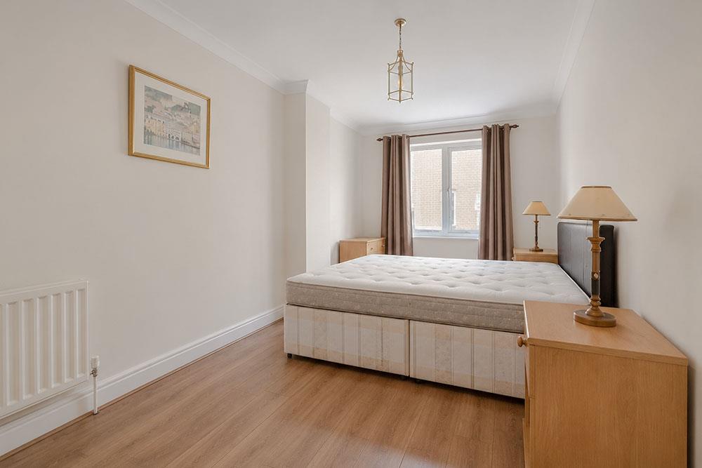 Flat Portman Gate in City of Westminster